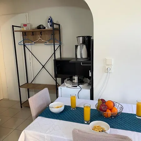 Natasha's Tiny * Perama (Corfu)