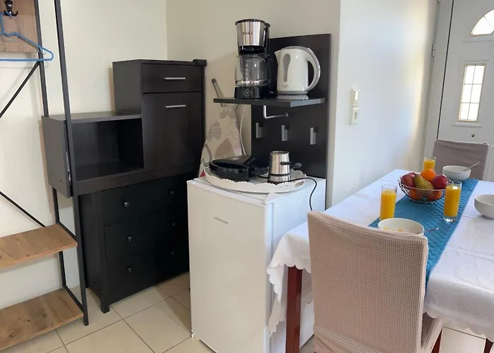 Natasha's Tiny * Πέραμα