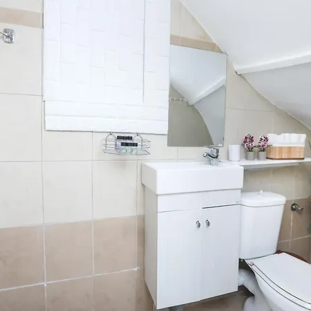 Natasha's Tiny Apartment Perama (Corfu)