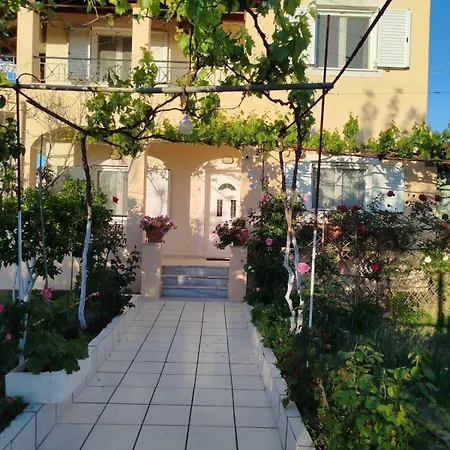 Apartament Natasha's Tiny Perama (Corfu)
